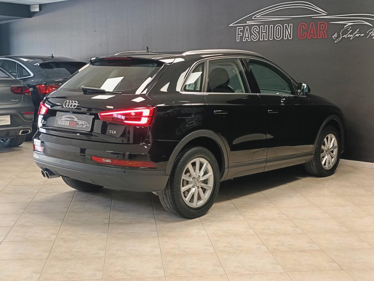 Audi Q3 2.0 TDI 120 CV Business