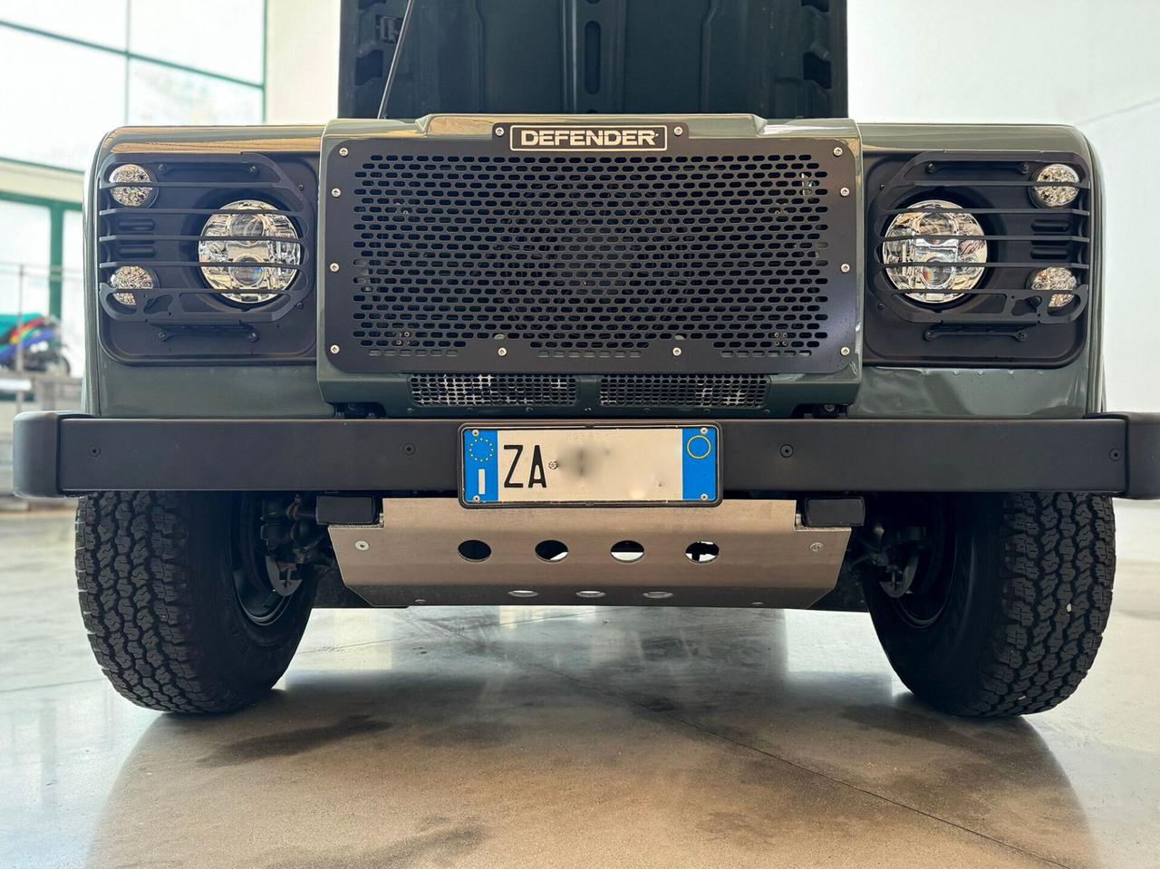 Land Rover Defender 90