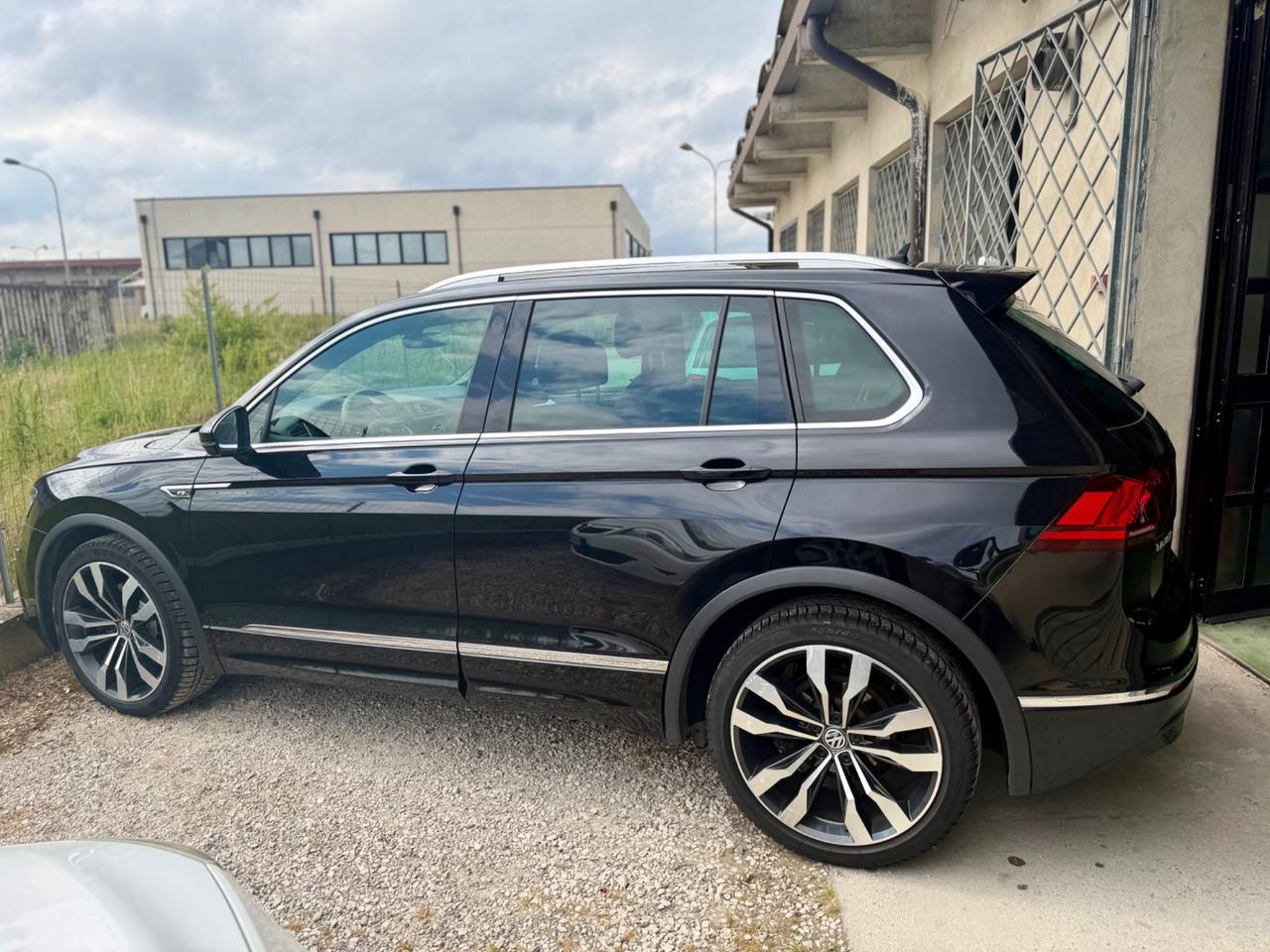 Volkswagen Tiguan 2.0 BiTDI SCR DSG 4MOTION Advanced R-Line BMT