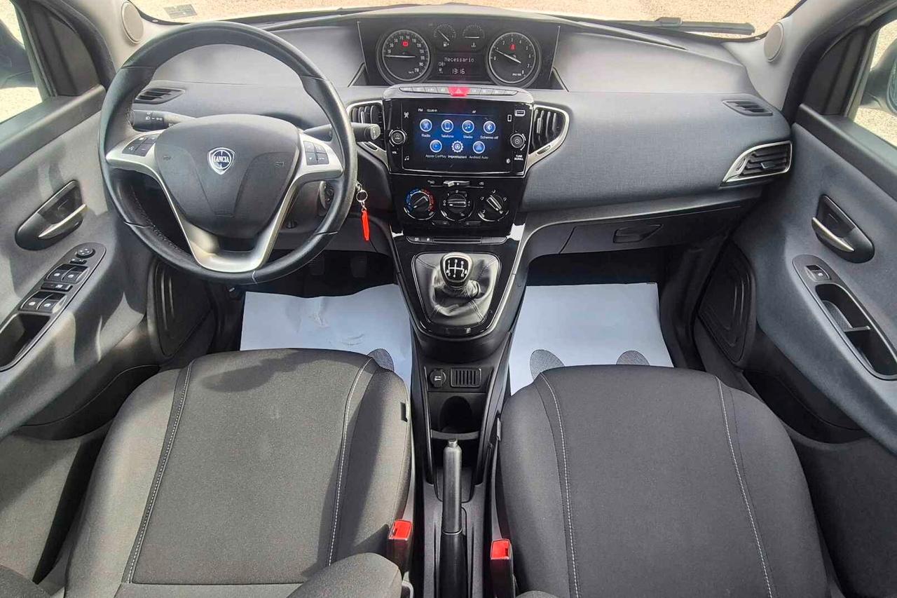 Lancia Ypsilon 1.2 69 CV 5 porte GPL Ecochic Gold casa madre