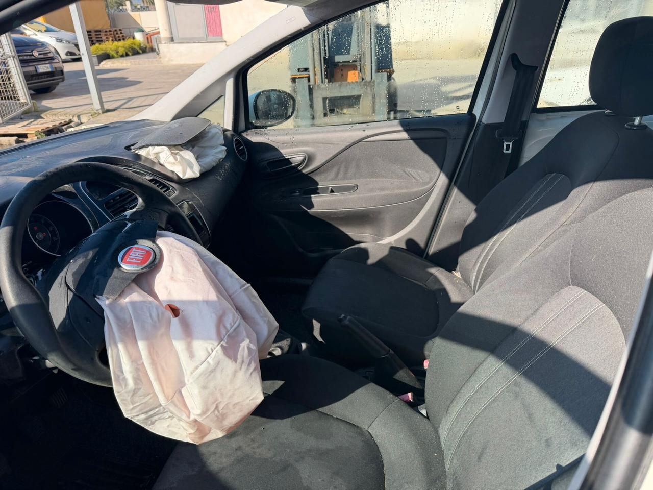 Fiat Punto 1.2 incidentato - 2015