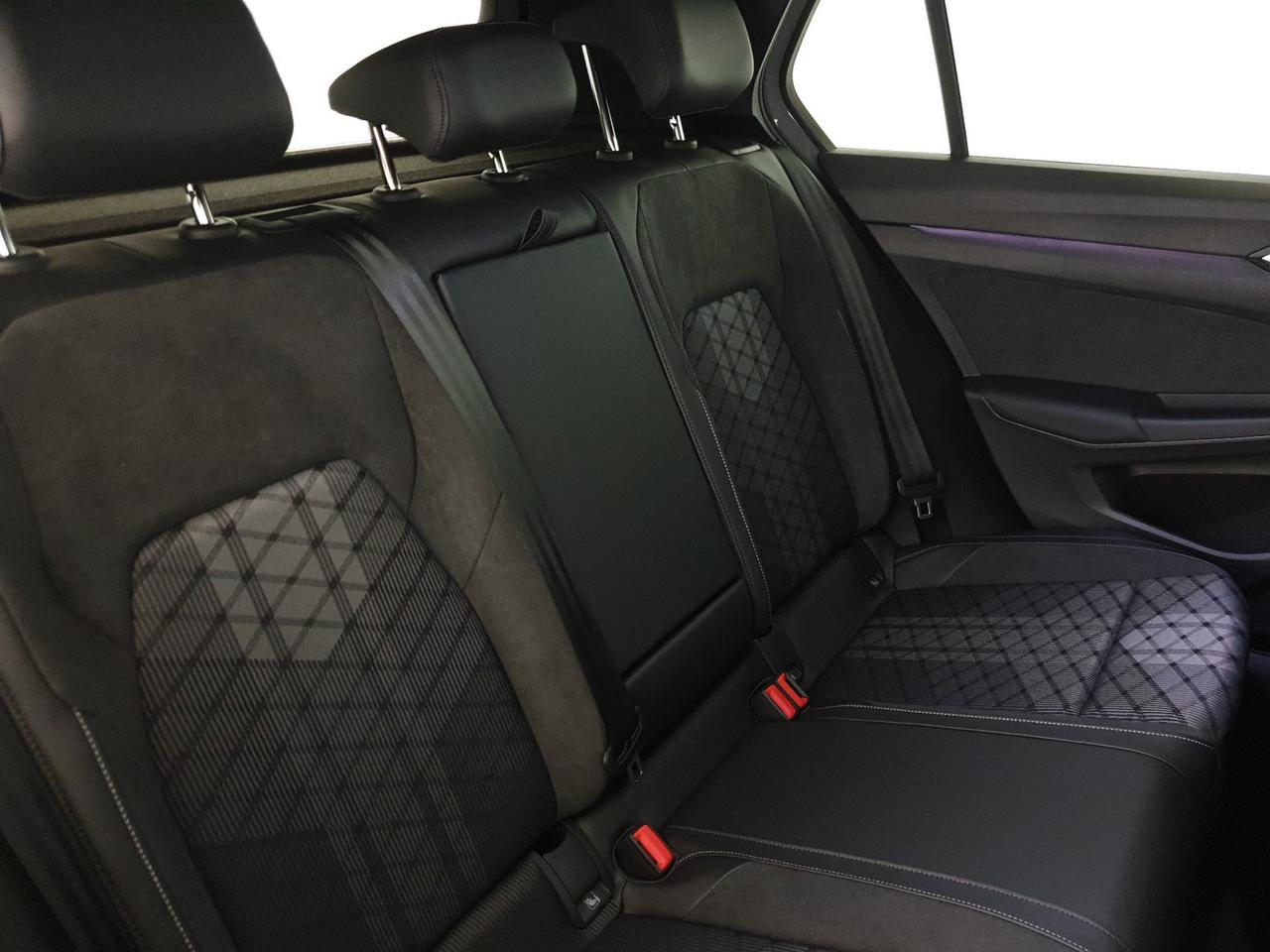 Volkswagen Golf 2.0 tdi r-line plus 150cv dsg