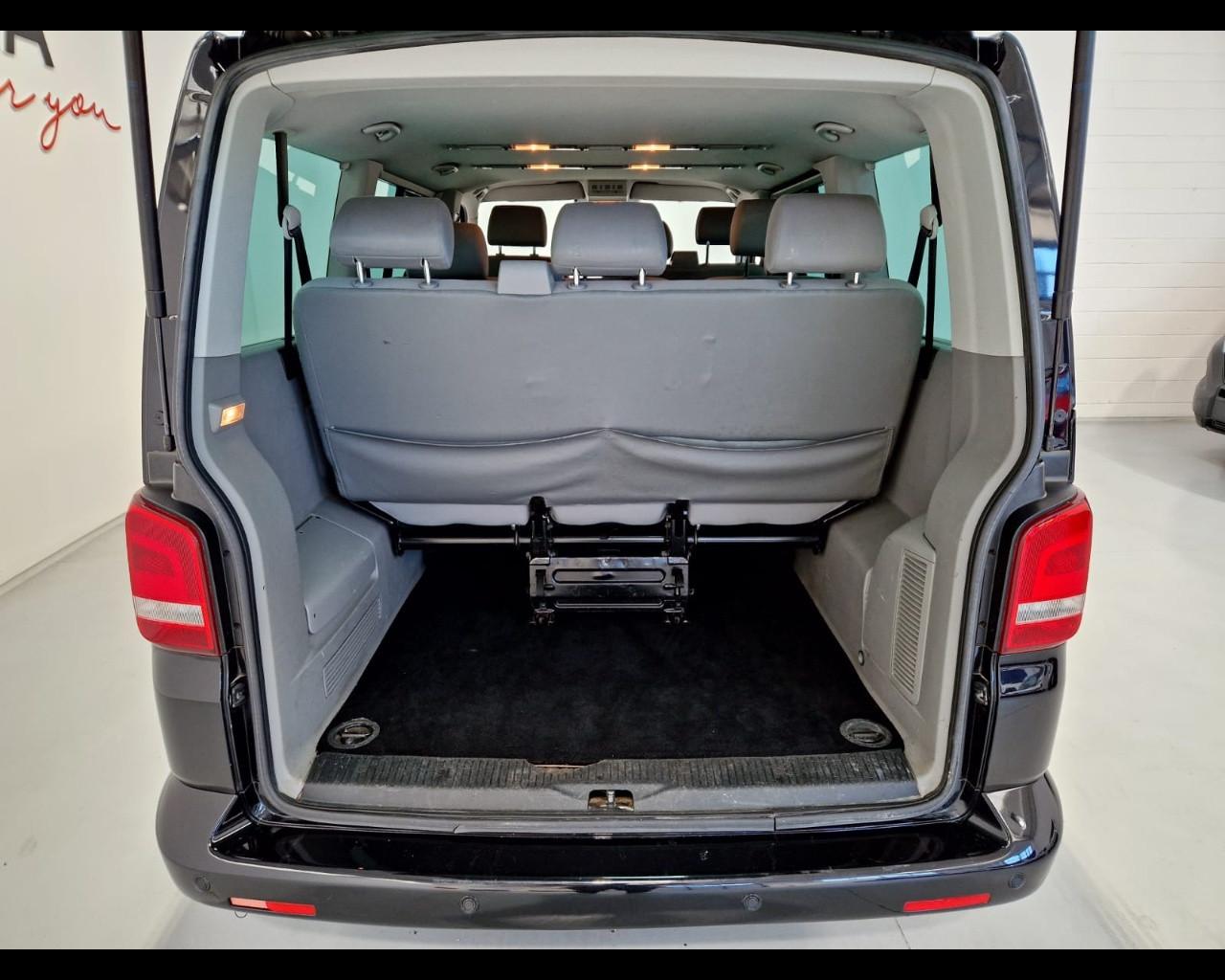 VOLKSWAGEN Multivan T5 2010 - Multivan 2.0 tdi Comfortline 140cv