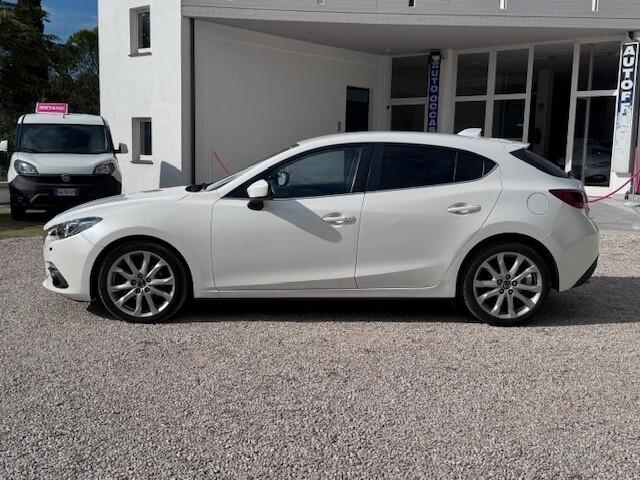 Mazda 3 2.2 Skyactiv-D Exceed - LIEVE URTO FRONT. !!