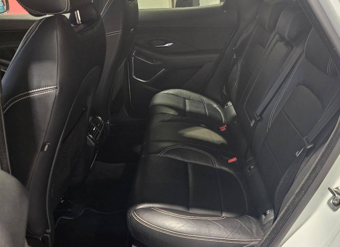 Jaguar E-Pace 2.0d i4 R-Dynamic awd 150cv auto my19