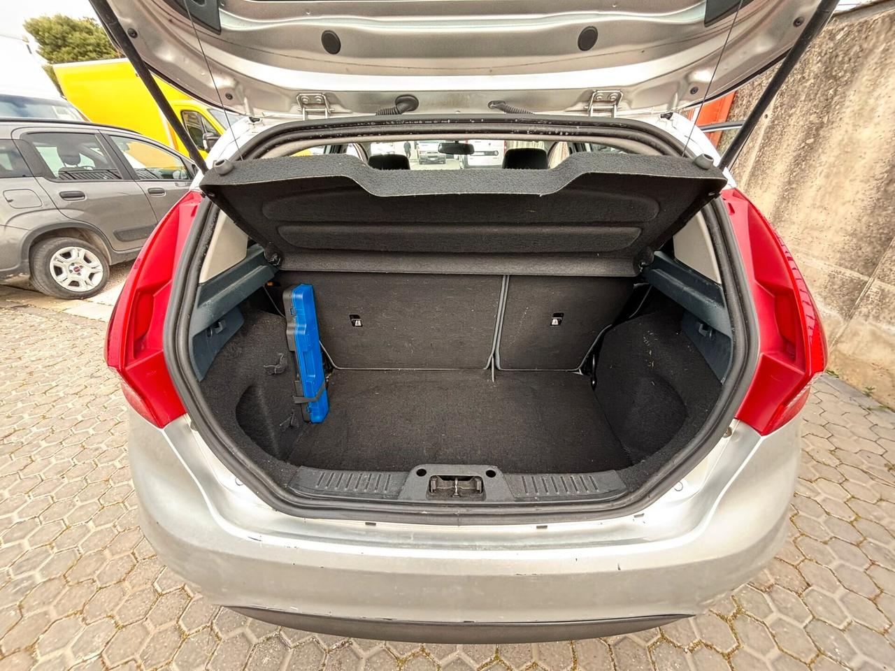 Ford Fiesta Ikon 1.4 TDCi 70CV 5p. Business