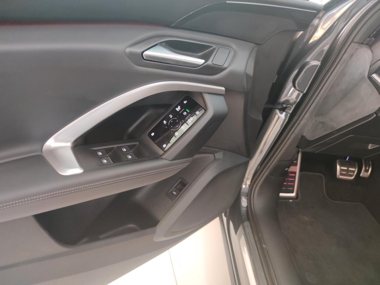 Audi Q5 40 2.0 tdi mhev 12V Identity Black quattro s-troni