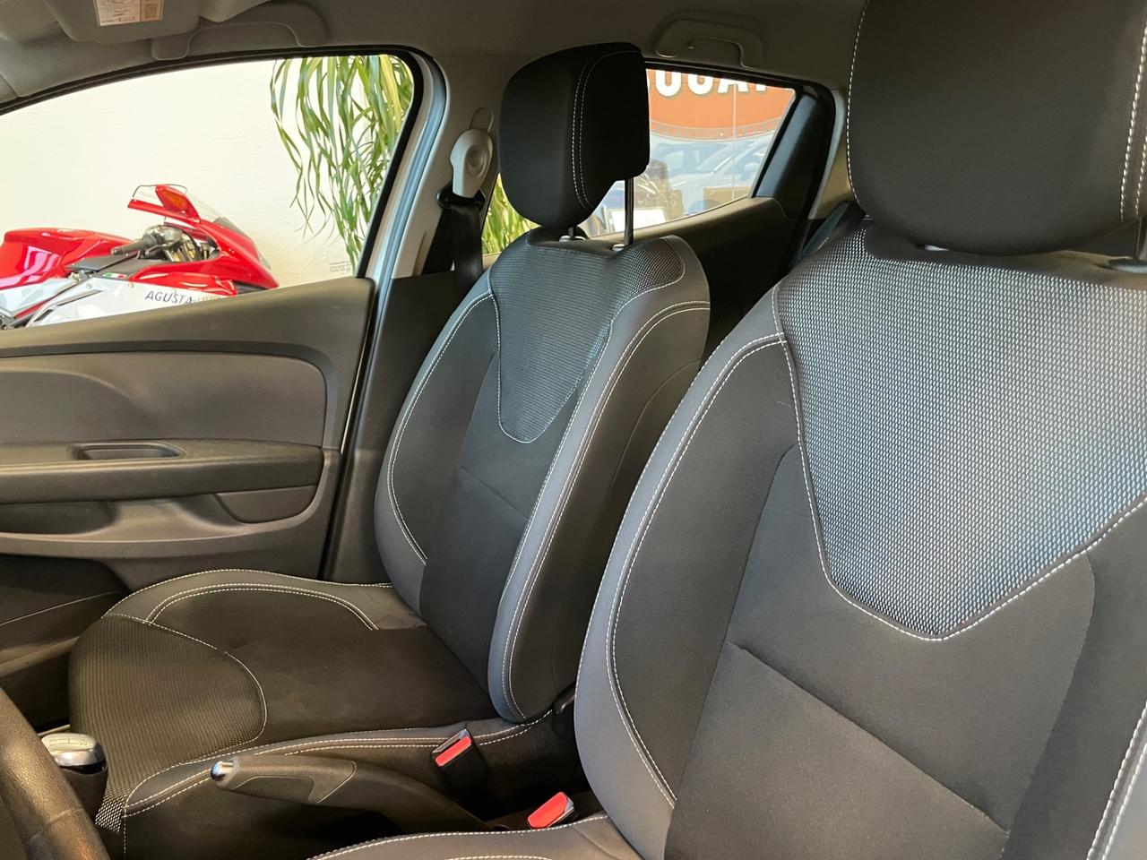 Renault Clio 1.2 75CV 5 porte Zen