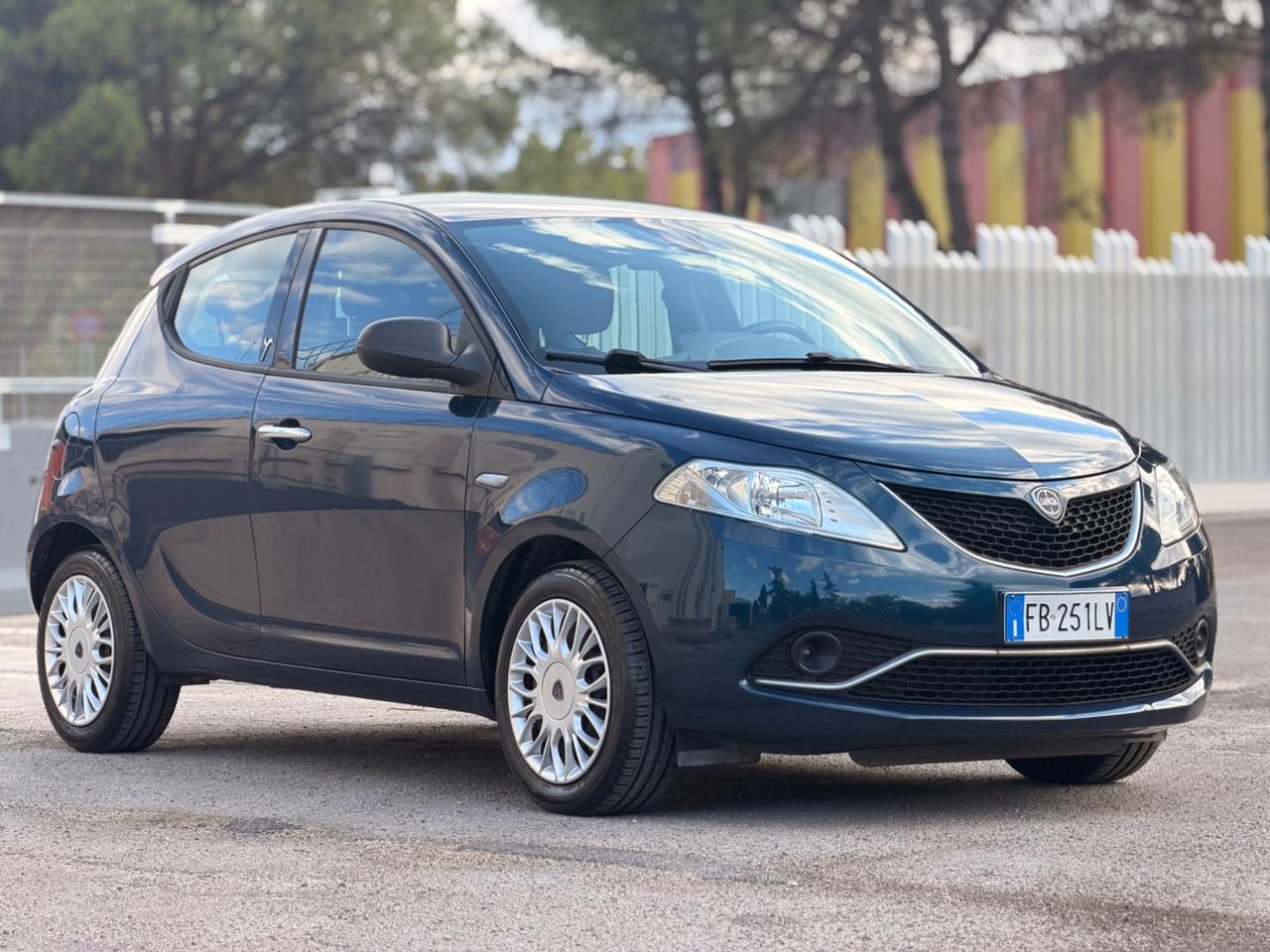 Lancia Ypsilon 1.2 69 CV 5 porte Platinum