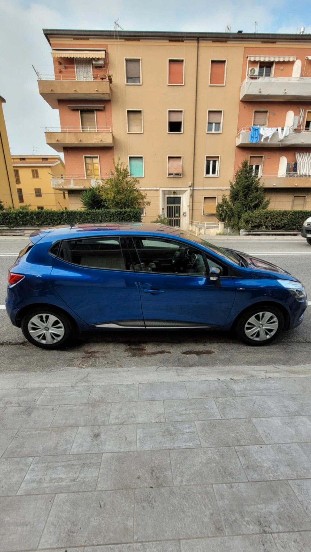 Renault Clio TCe 12V 90 CV GPL 5 porte Moschino Intens