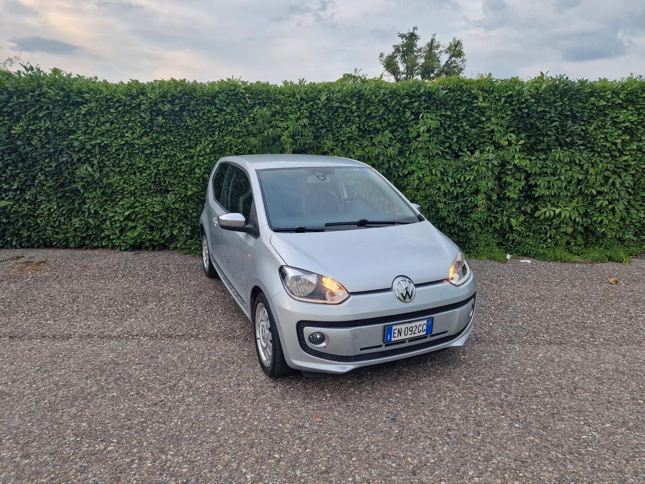 Volkswagen up 1.0 75cv 51000km