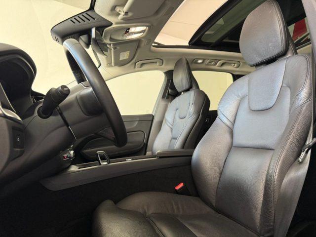 VOLVO XC60 B4 (d) AWD automatico Plus Dark