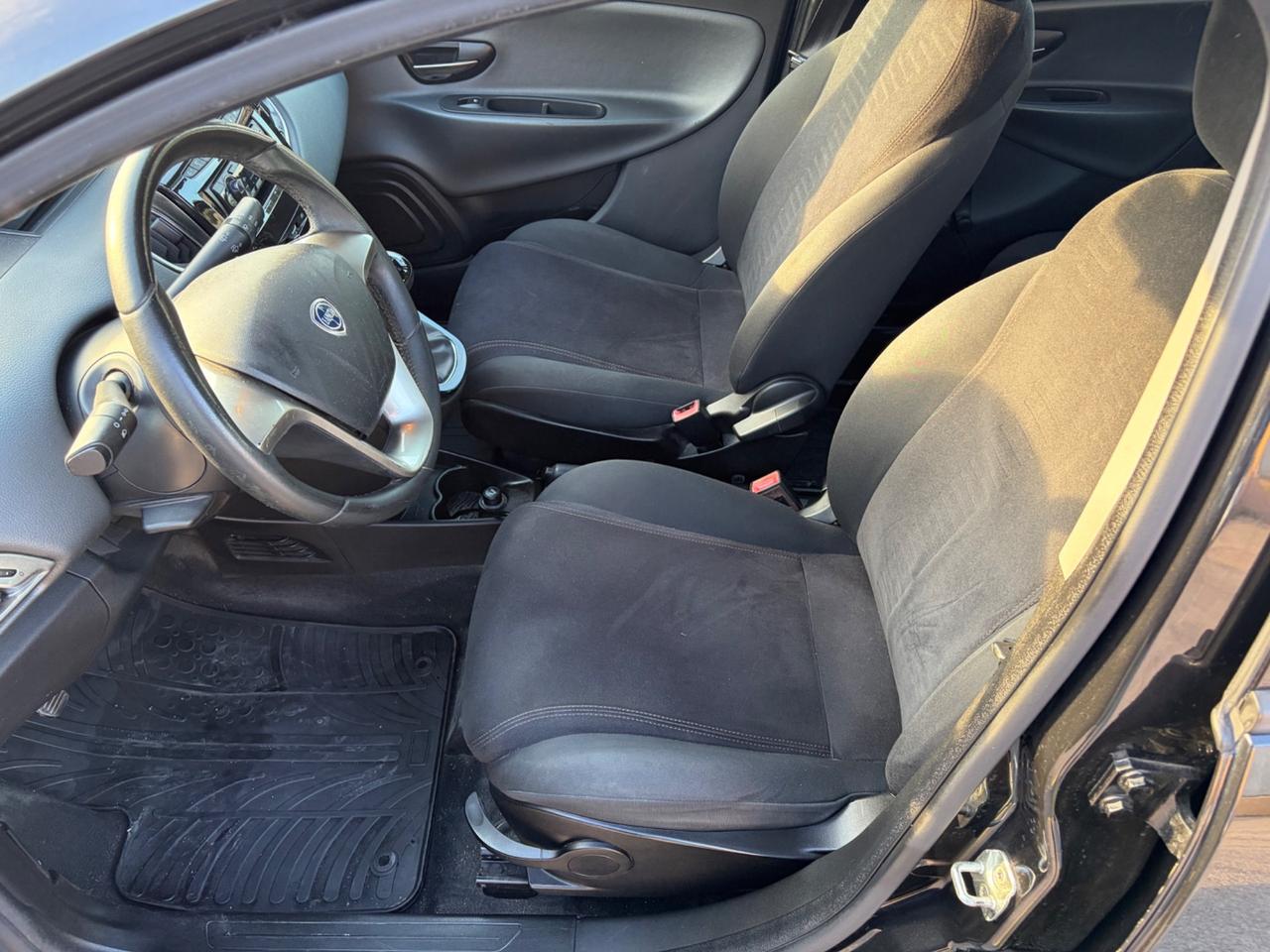 Lancia Ypsilon 0.9 TwinAir 85 CV 5 porte Metano Ecochic Gold