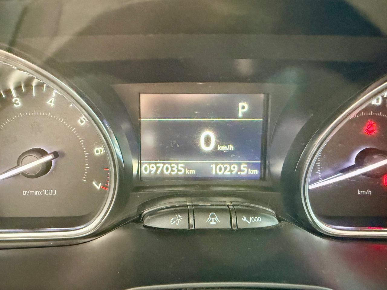 Peugeot 2008 1.2Benz 110cv Autom. Euro6