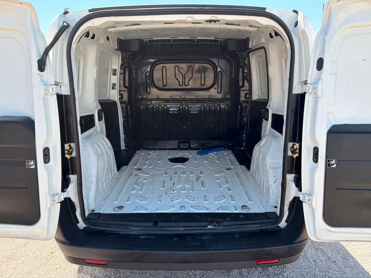 FIAT DOBLO 1.6MJT 105CV E6D.I 2022