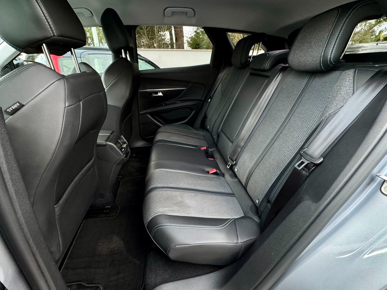 Peugeot 3008 BlueHDi 130 S&S EAT8 Allure