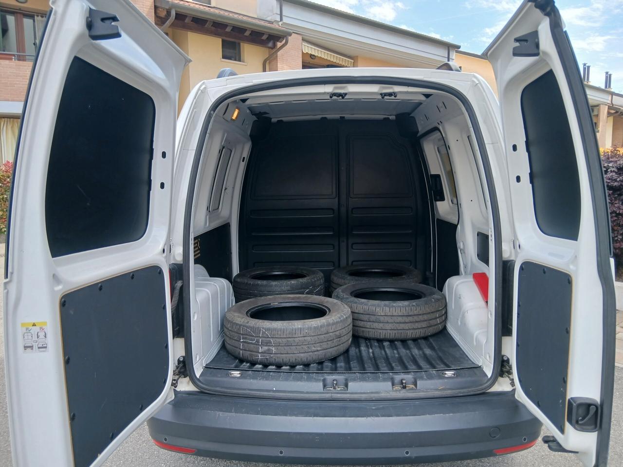 Volkswagen Caddy 2.0 tdi cambio DSG