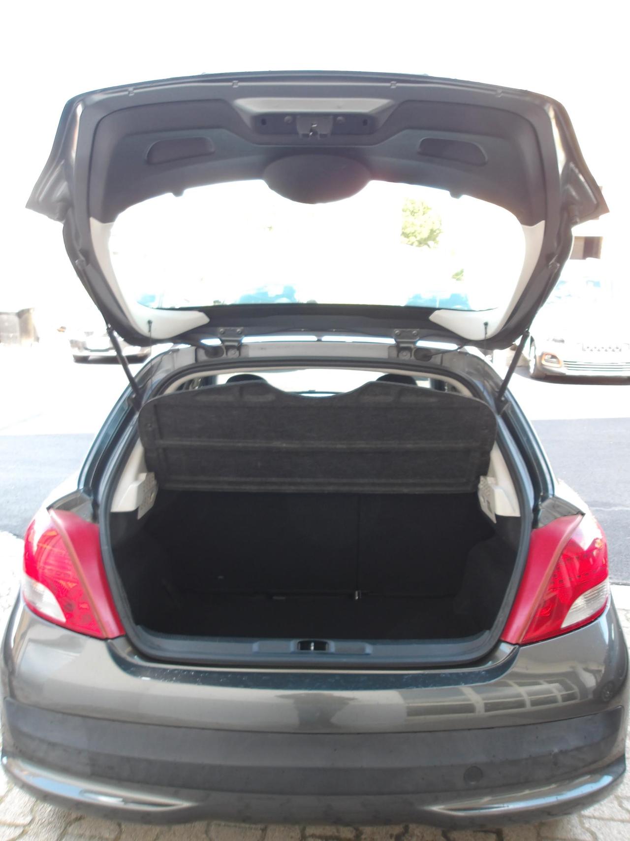 Peugeot 207 5 Porte 207 5p 1.4 vti 16v X-Line FL