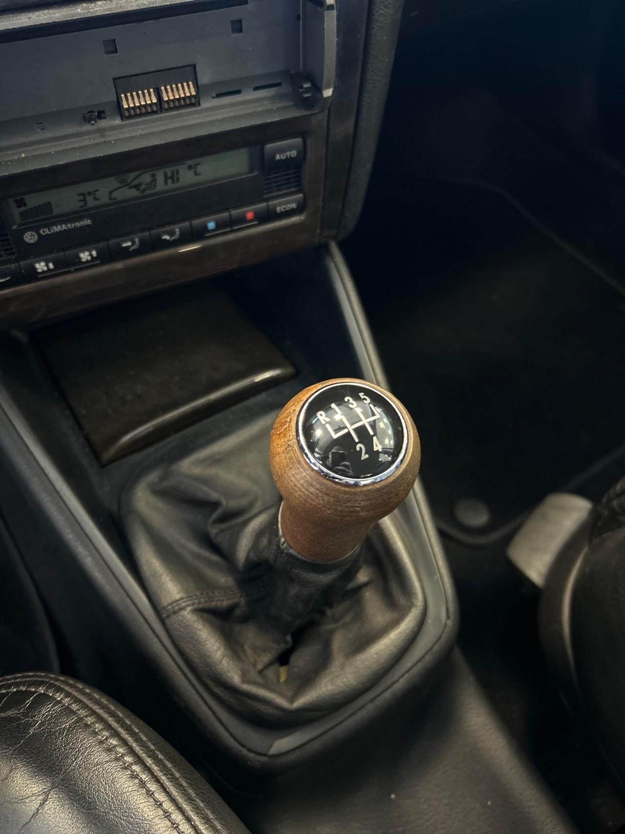 Volkswagen Golf 1.8 turbo 20V cat 5p. GTI