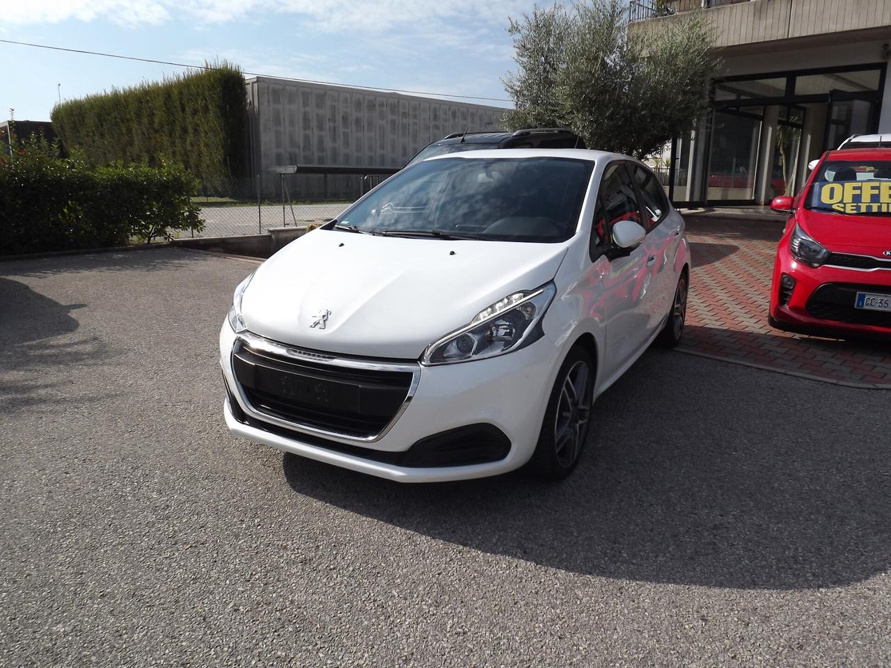 Peugeot 208 PureTech 68 5 porte SPORT