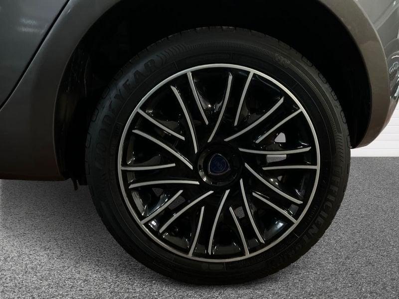 Lancia Ypsilon III 2021 1.0 firefly hybrid Silver s&s 70cv 5p.ti