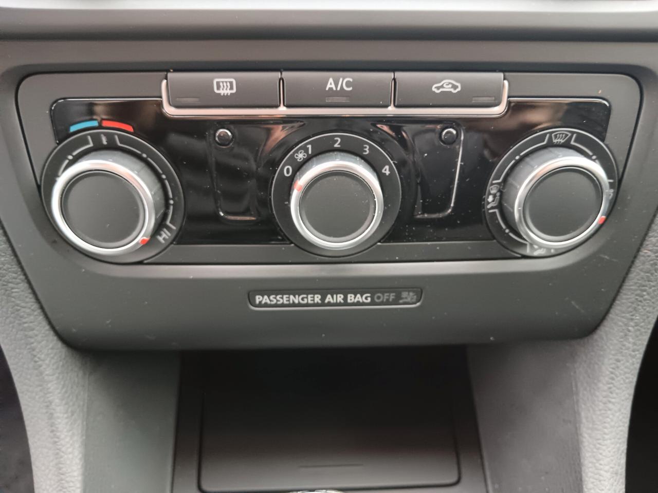 Volkswagen Golf 1.6 TDI 105CV NEOPATENTATI