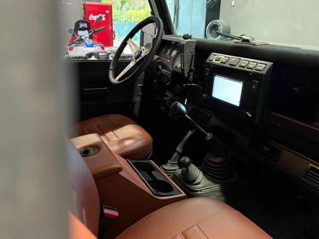 LAND ROVER Defender 110 2.5 Td5 cat S.W. SE