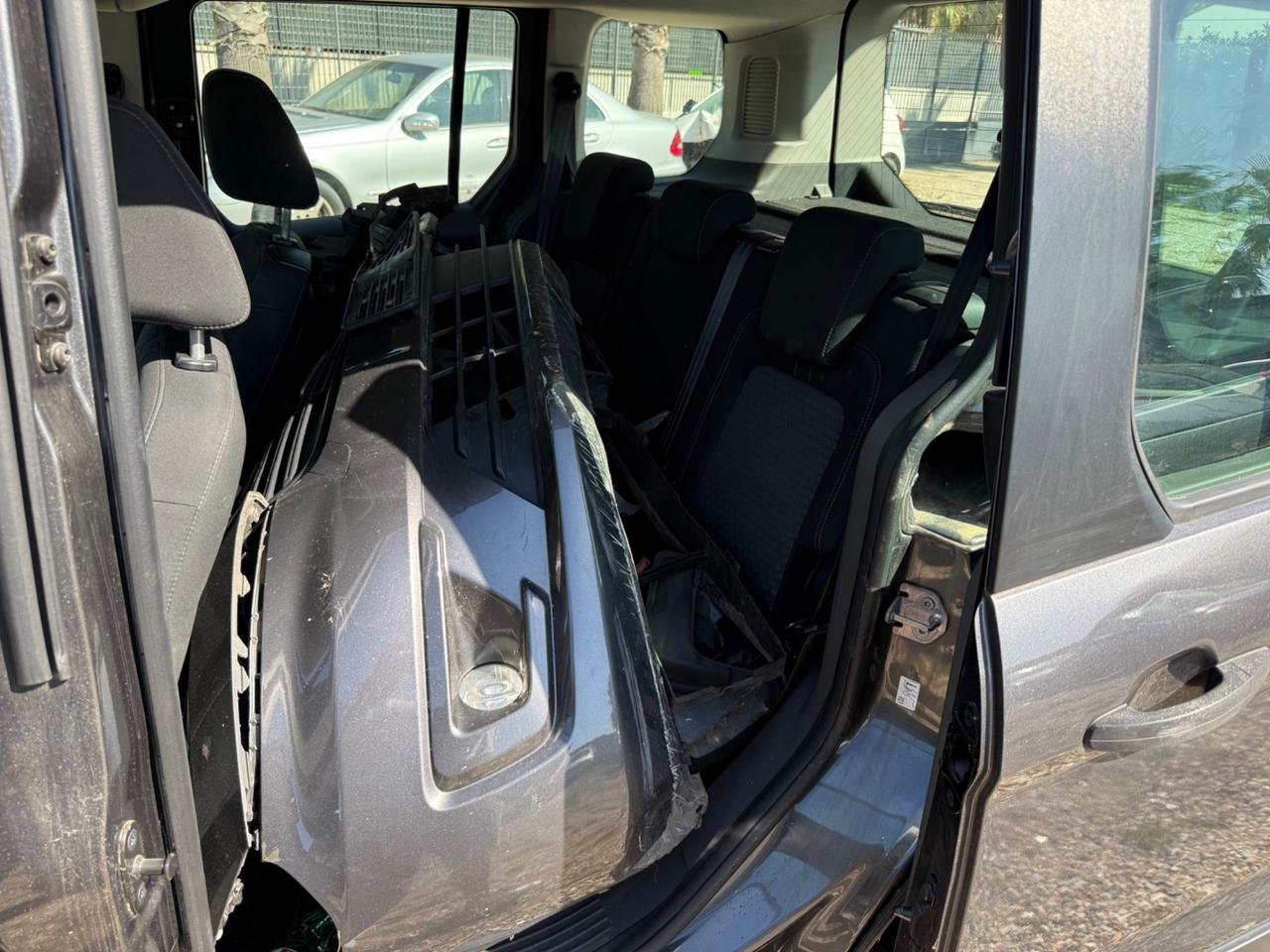 Ford Tourneo Connect Gran 1.5 TDCi Titanium