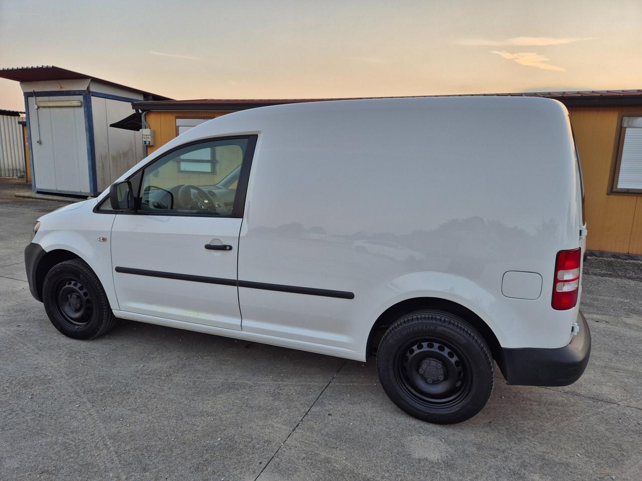 Volkswagen Caddy 1.6 TDI 102 CV neopatentati