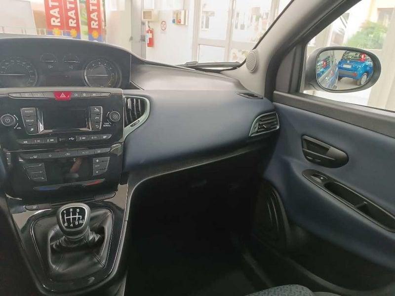 Lancia Ypsilon New 5 porte My24 1.0 Firefly 70 CvStart&Stop Hybrid Oro