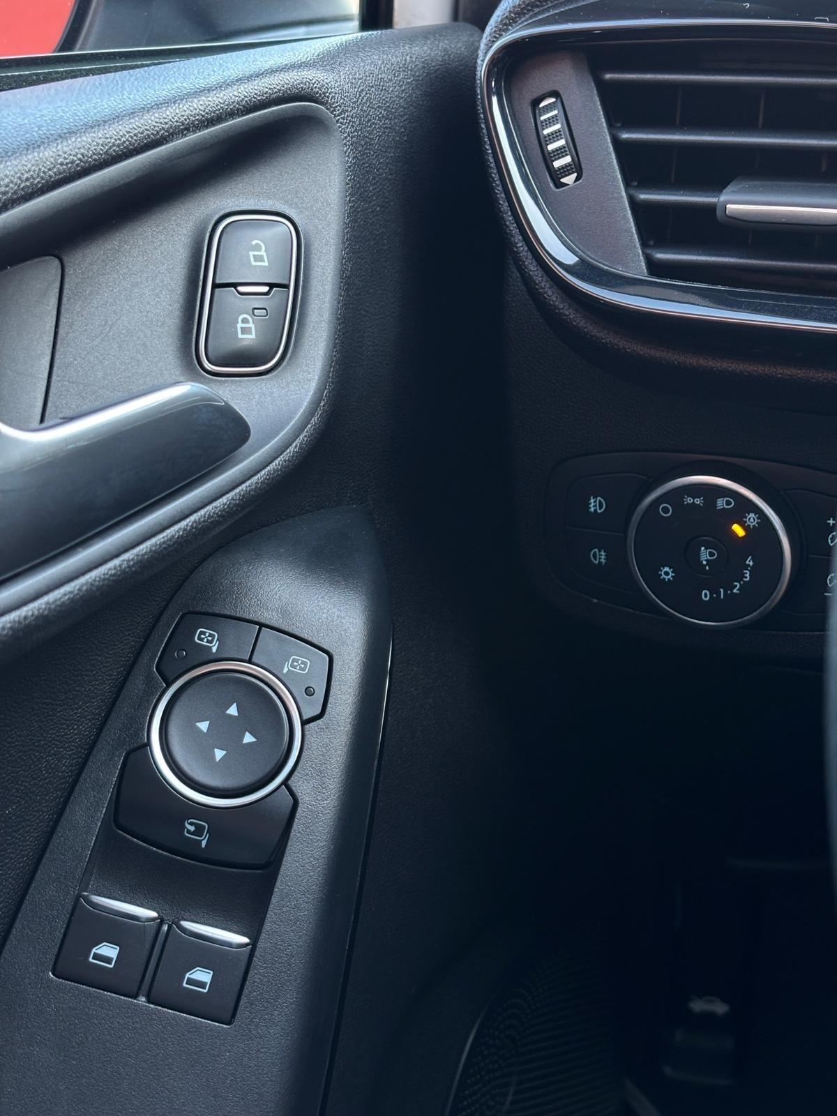 Ford Fiesta 1.1 5 porte Plus