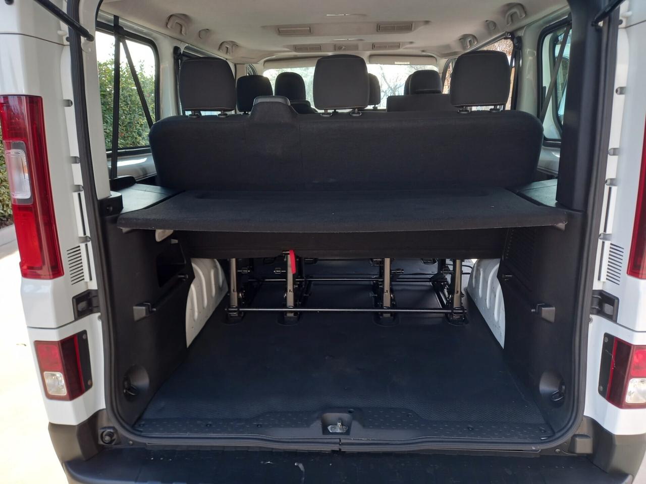 Renault Trafic T29 1.6 dCi 145CV 9 POSTI