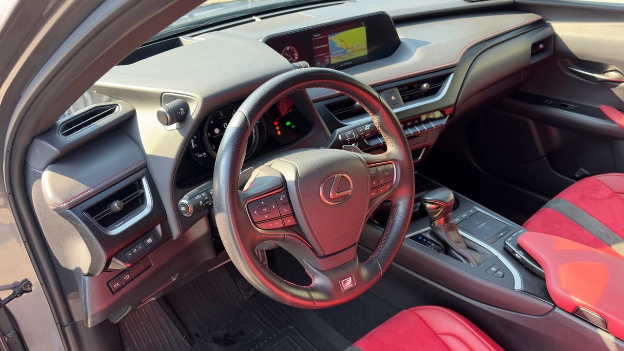 Lexus UX 250h ***** F-SPORT ****** 4WD ******* 4X4 *******