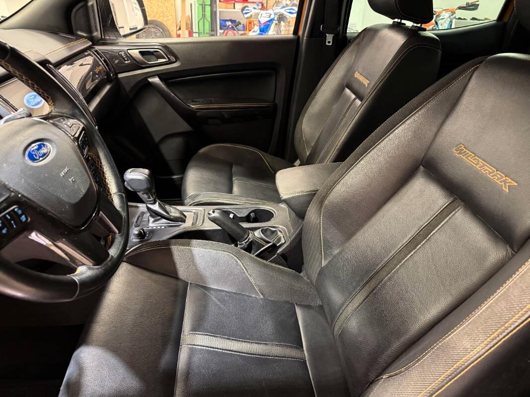 Ford Ranger 3.2 tdci double cab Wildtrak 200cv auto Autocarro 5 posti