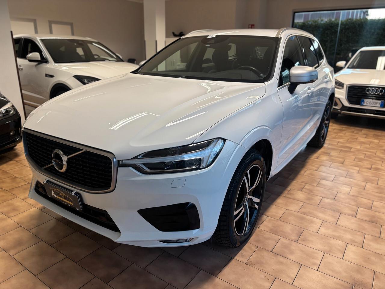 Volvo XC60 2.0 D4 R-design TAGLIANDI CERTIFICATI