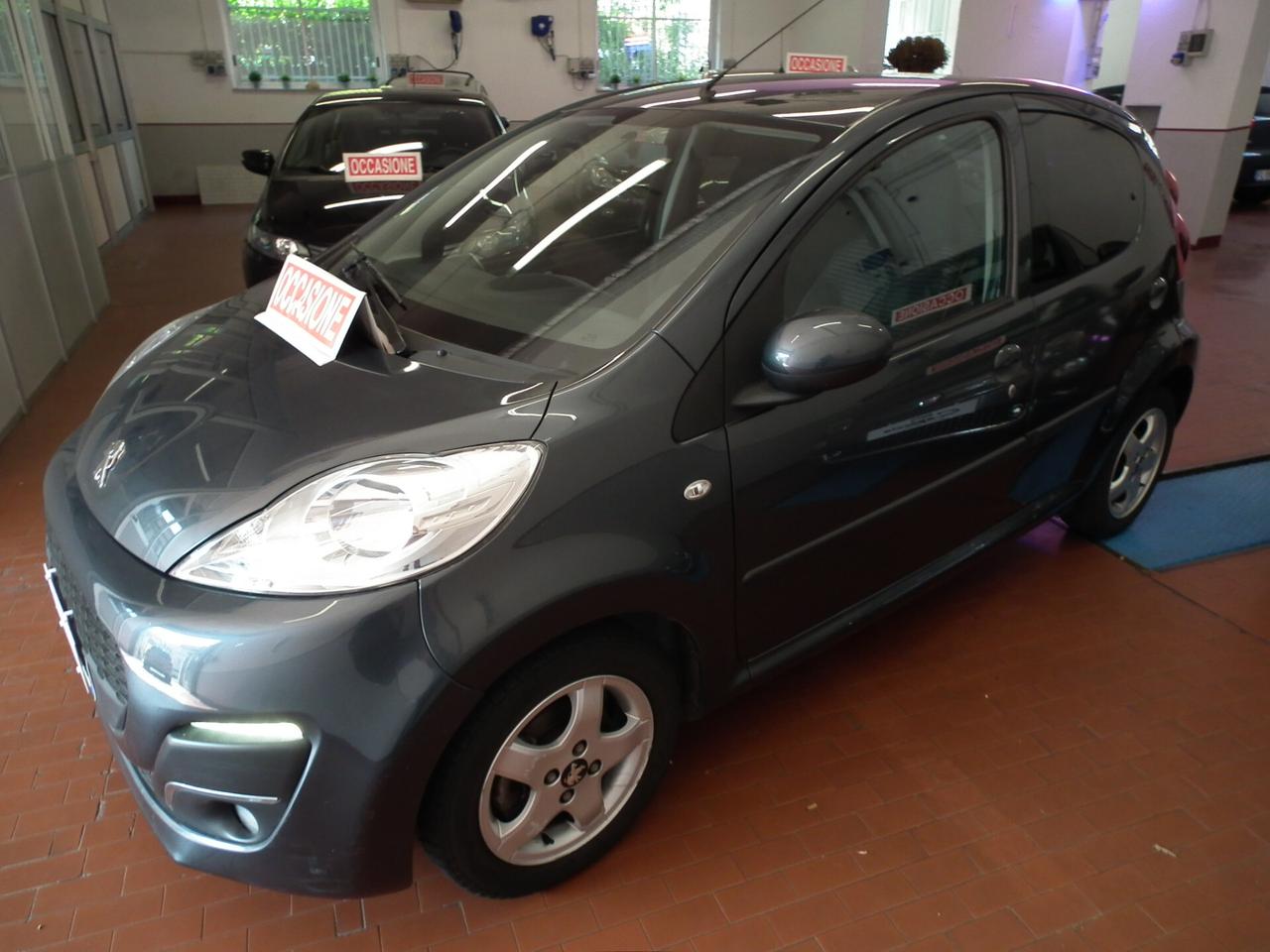 Peugeot 107 1.0 BZ 5P AUTOMATICA CON LA FRIZIONE DEL CAMBIO AUTOMATICO NUOVA !