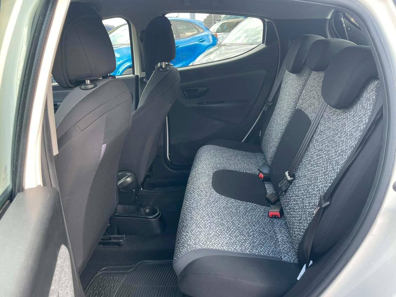 Lancia Ypsilon 1.2 69 CV 5 porte GPL Ecochic Silver