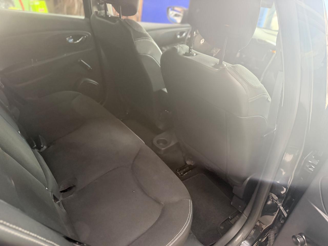 Renault Clio 1.2 75CV 5 porte neopatentati