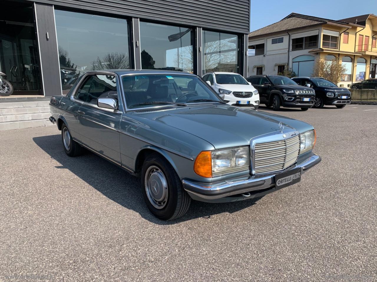 MERCEDES-BENZ 230 C AUTOMATICA DA COLLEZIONE