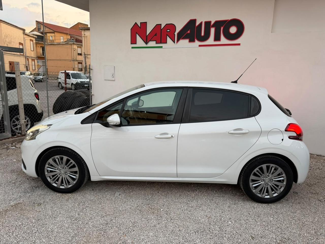 Peugeot 208 Allure AUTOCARRO 5 POSTI