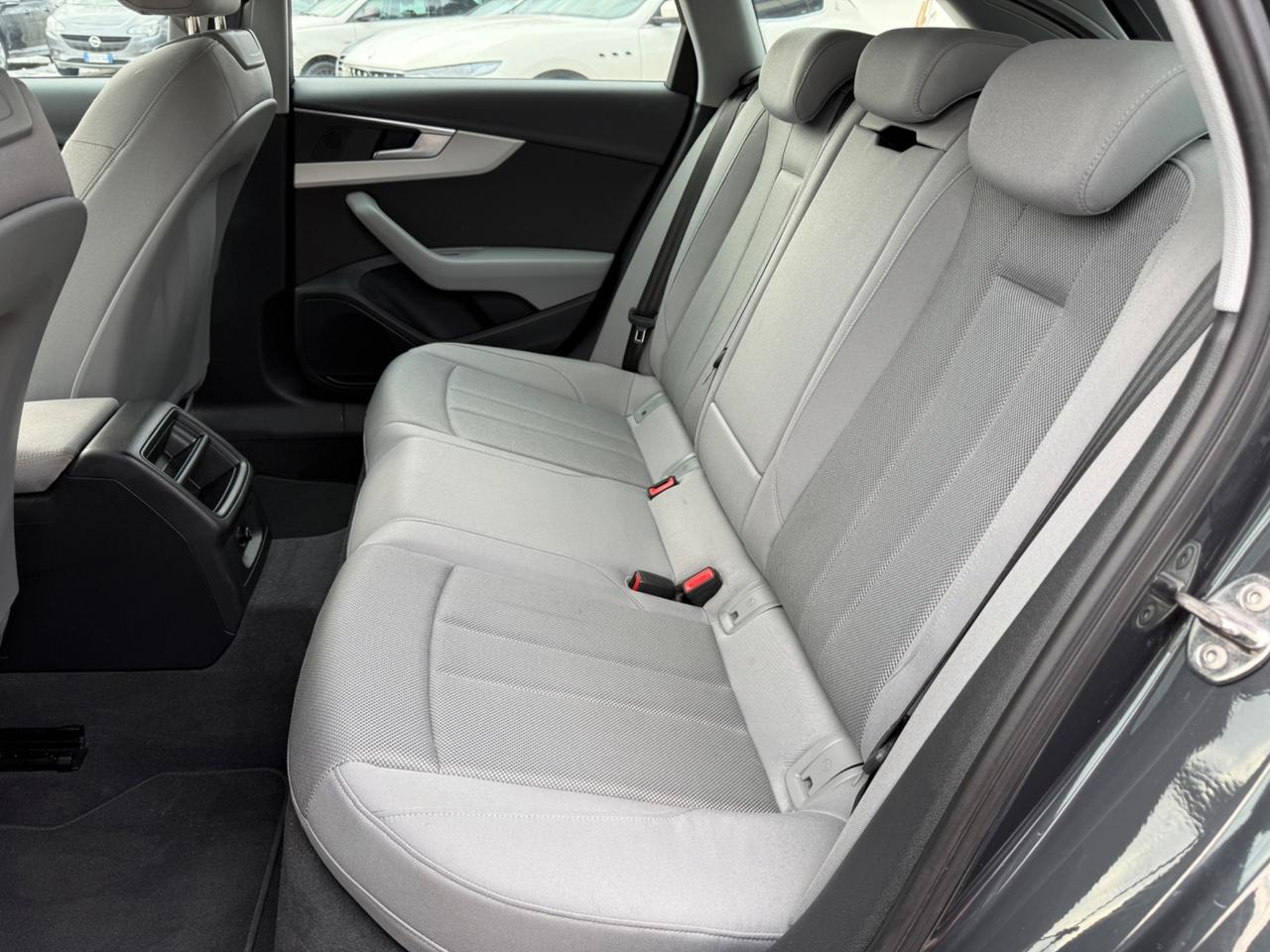 Audi A4 Avant 40 TDI S tronic Business