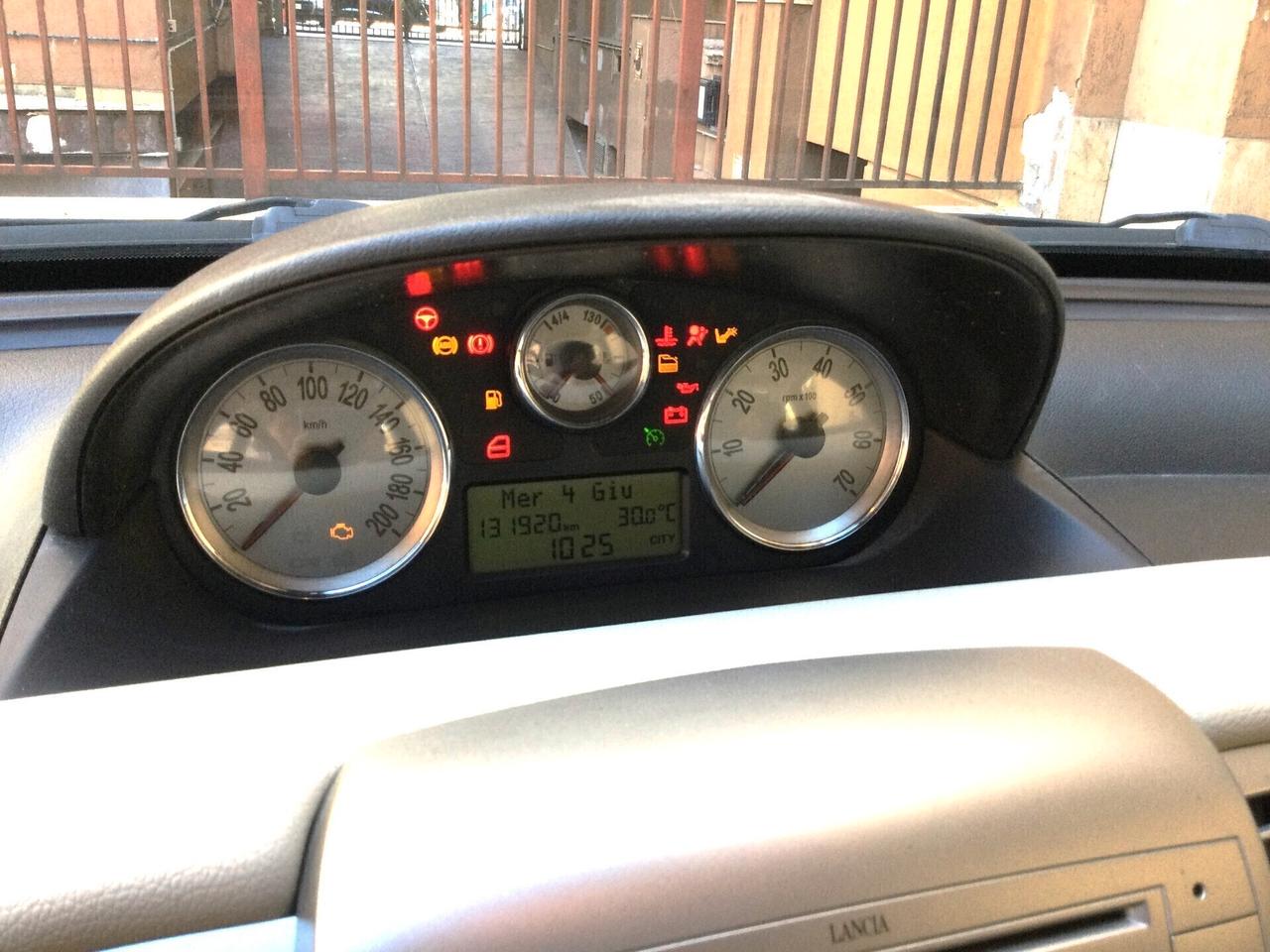 Lancia Ypsilon 1.3 MJT 75 CV Moda Milano