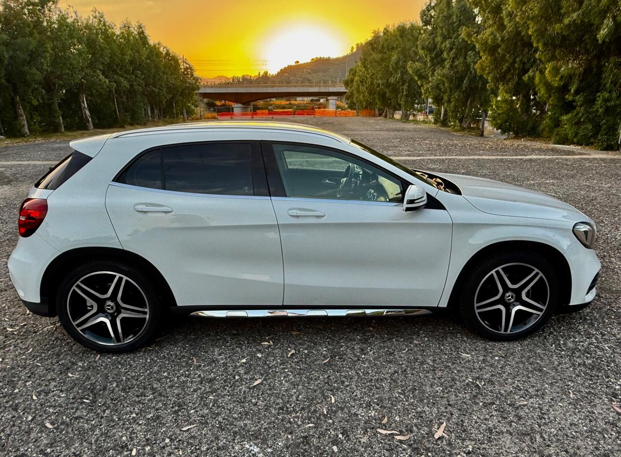MERCEDES- BENZ GLA 200 D AMG PREMIUM