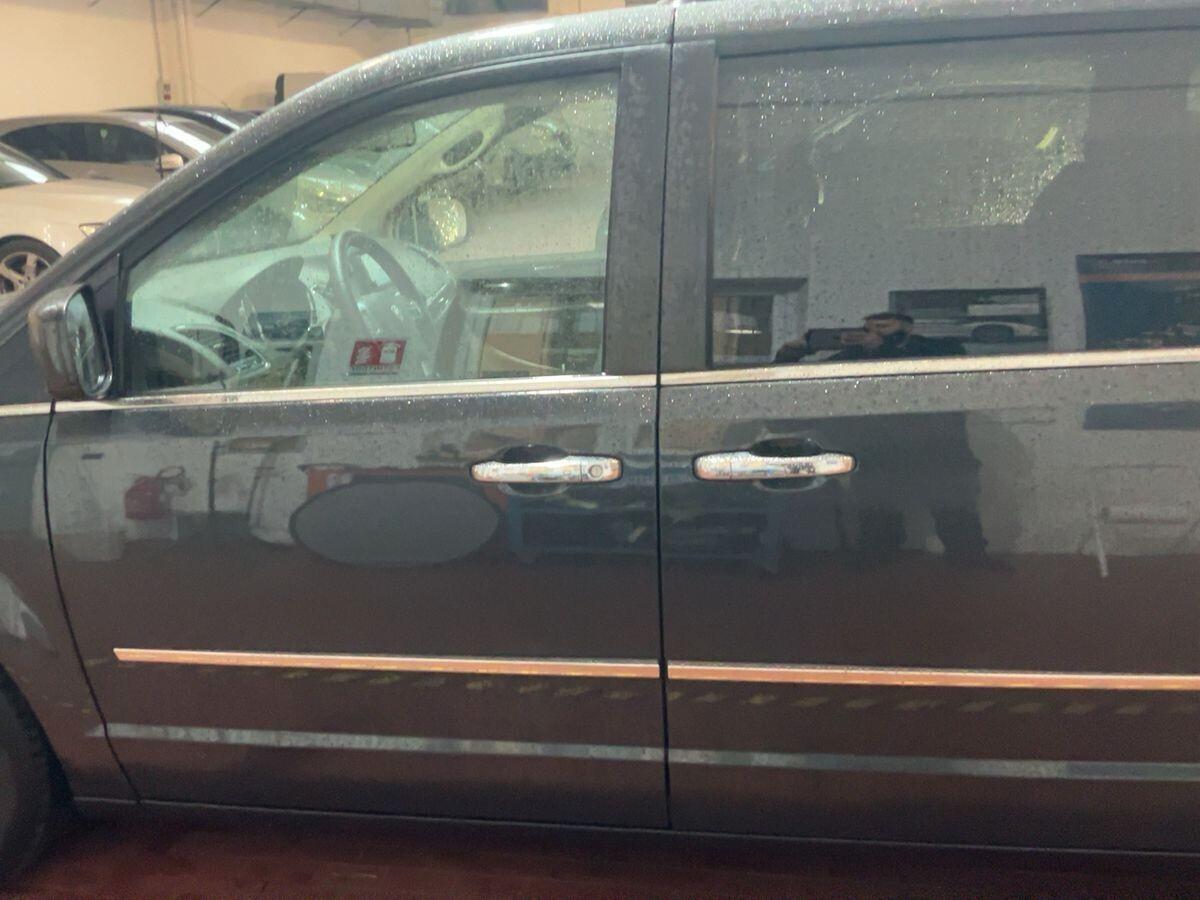 Lancia Voyager 2.8 Turbodiesel Gold 163 CV