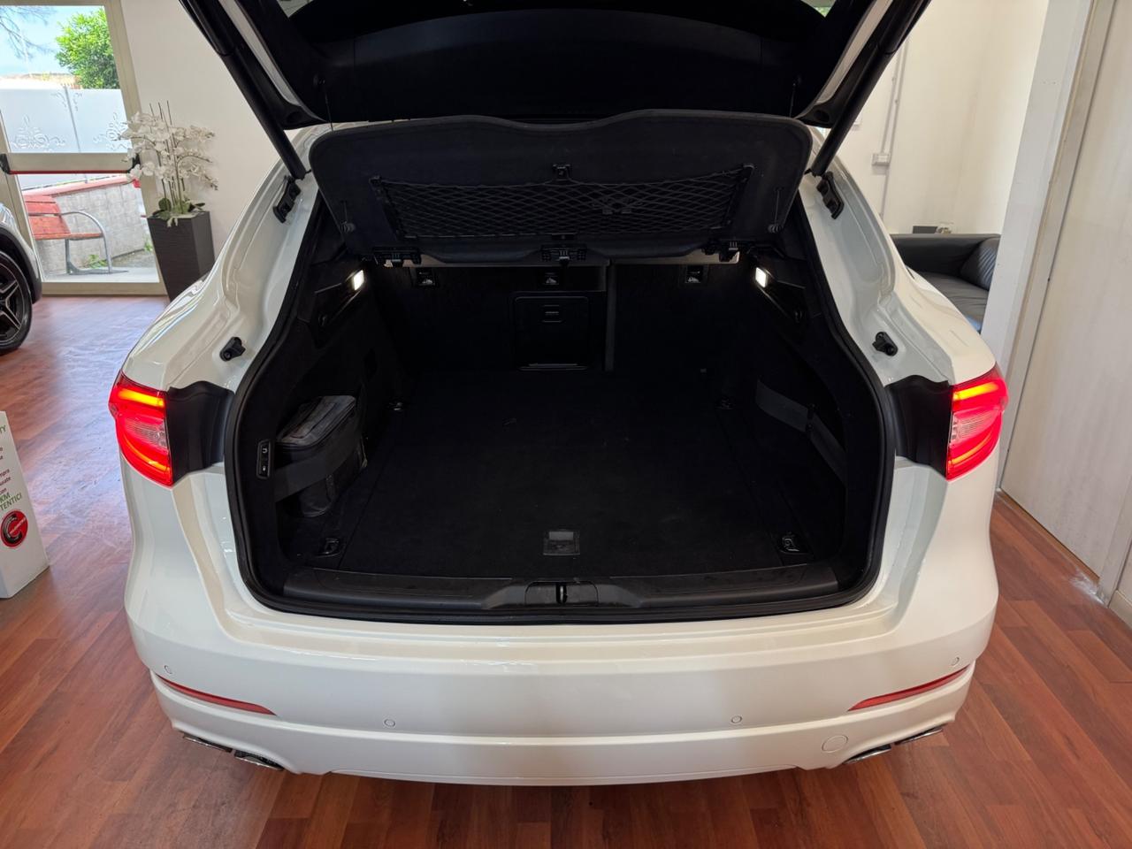 MASERATI LEVANTE V6 275 CV AWD GRANLUSSO / TETTO