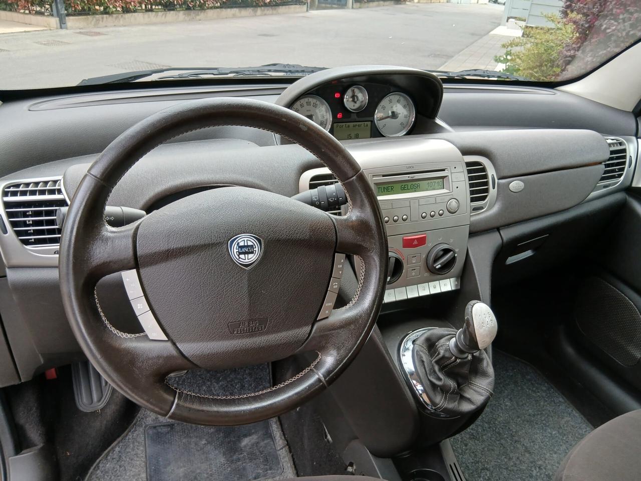 Lancia Ypsilon 1.4 in pronta consegna Ok per neo patentati