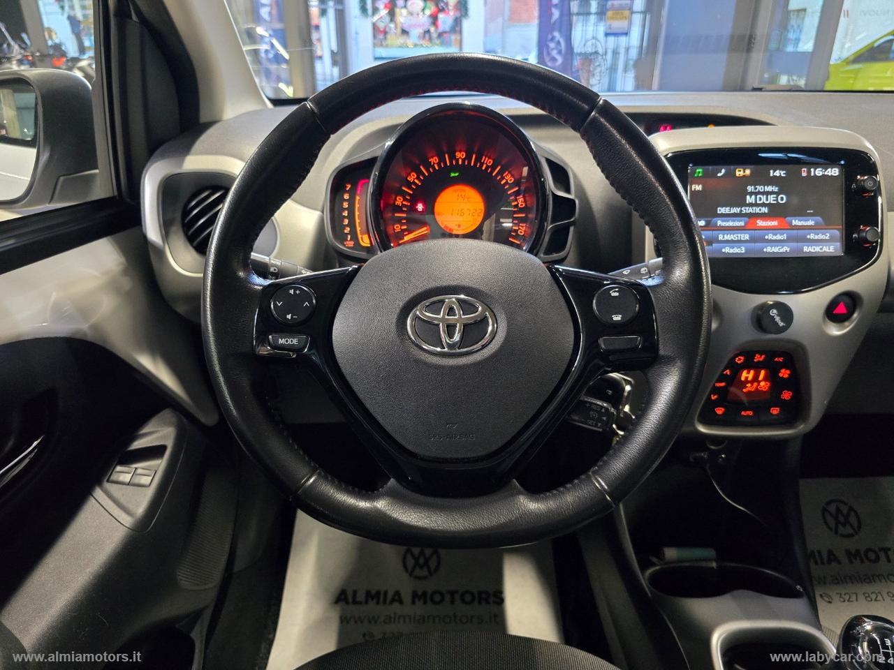 TOYOTA Aygo 1.0 VVT-i 69 CV 5p. x-cool