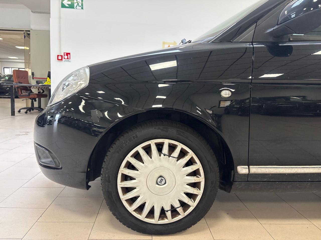Lancia Ypsilon 1.2 8v New Oro 69cv