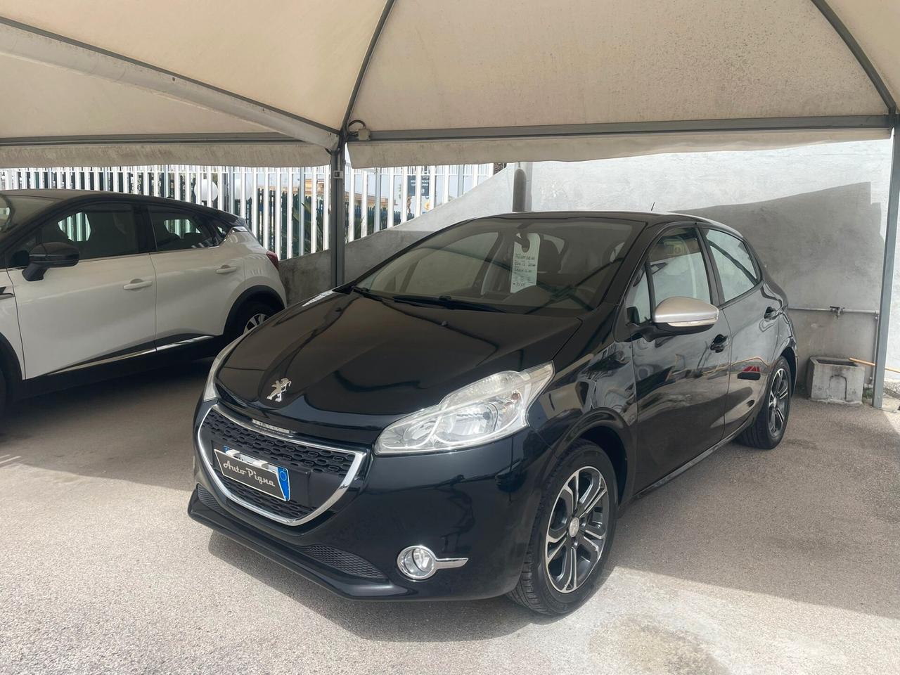 Peugeot 208 1.4 HDi 68 CV 5 porte Allure
