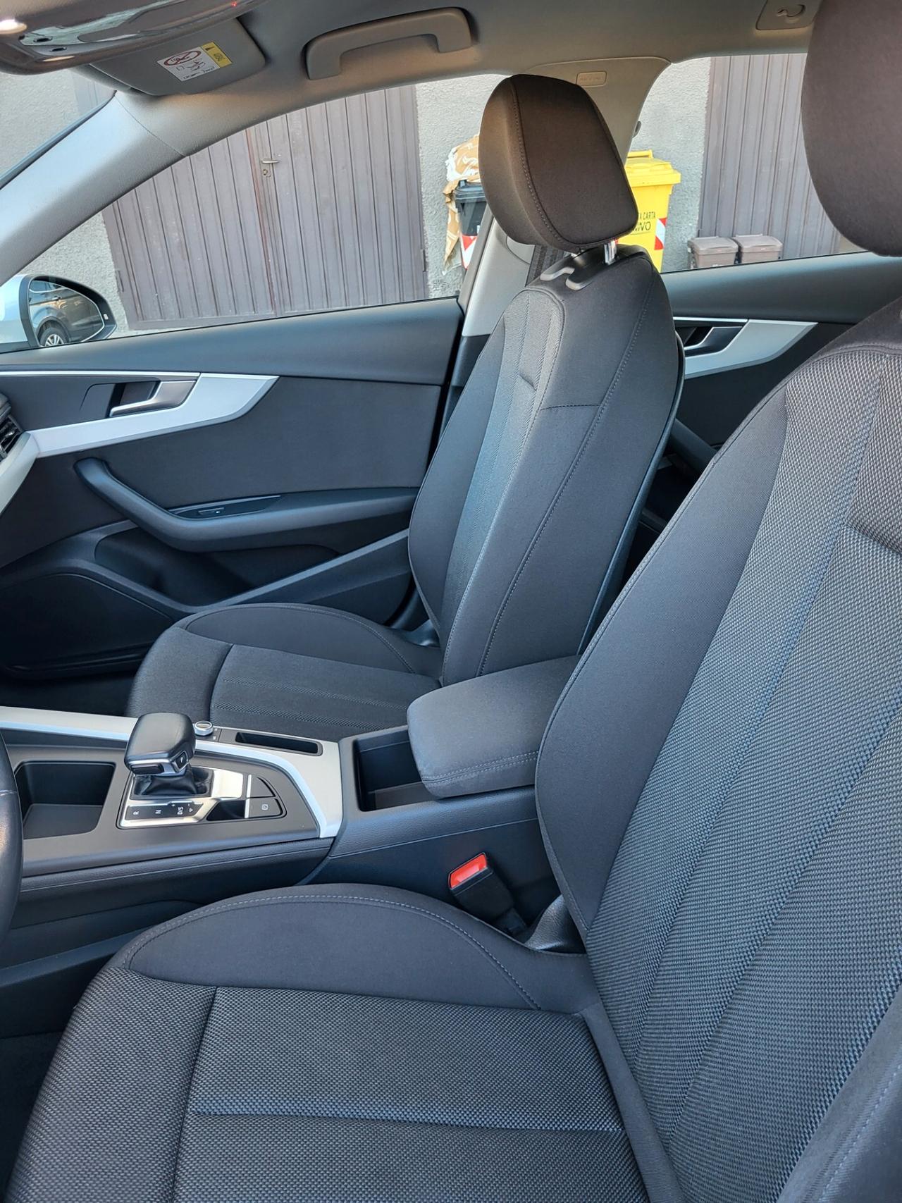 Audi A4 Avant 30 TDI/136 CV S tronic Business Advanced